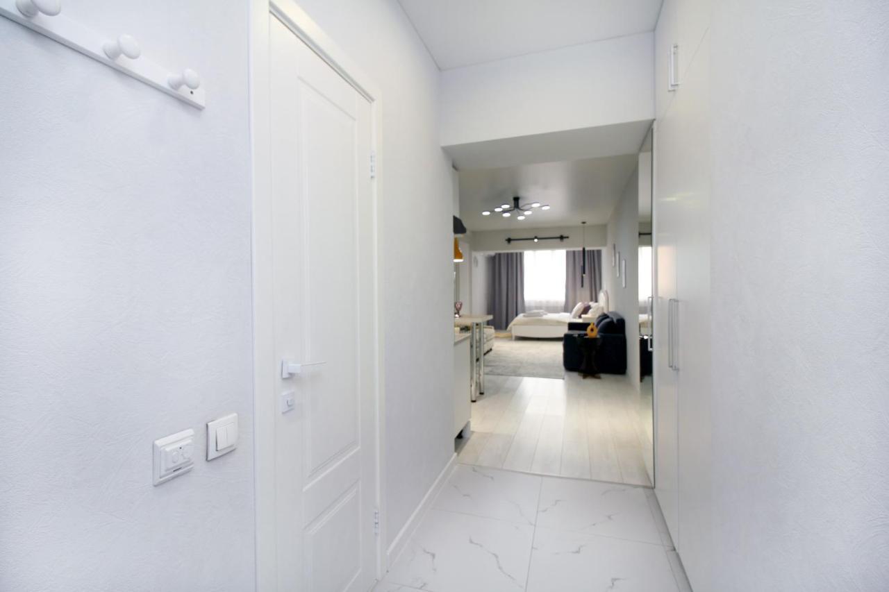 Уютная Квартира-Студия В Центре Алматы Exterior foto